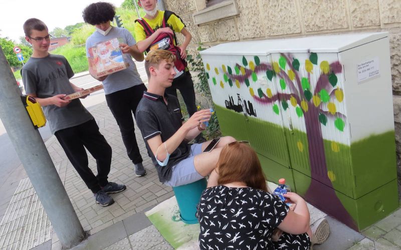 Kunstunterricht: Schüler verschönern Stromkästen