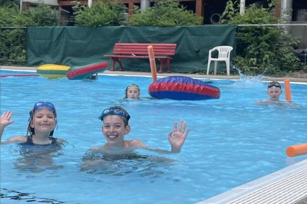 PowerPiraten der Stadtwerke Bochum planschen im Wiesental