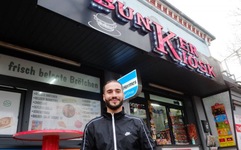 Anne Bude: Ansturm am neu eröffneten Bunker-Kiosk an der Bahnhofstraße