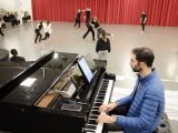 Klavierfestival: Schüler und Schülerinnen tanzen zu Debussy und Ravel