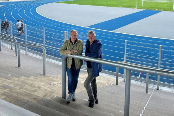 Ex-09er nahmen neues Lohrheidestadion in Augenschein