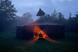 Lagerfeuer-Romantik mal anders: Das Feuerzelt der DPSG St. Elisabeth aus Gerthe