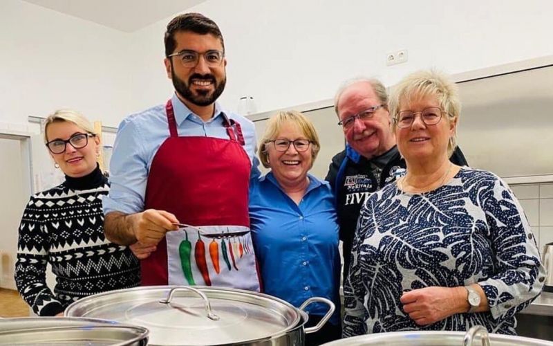 Mittagstisch bietet Beratung, Begegnung und Mittagessen