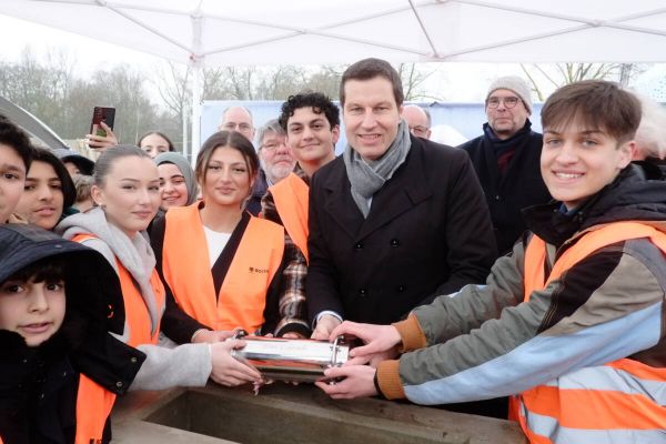 Der Grundstein für das Schulzentrum Nord liegt