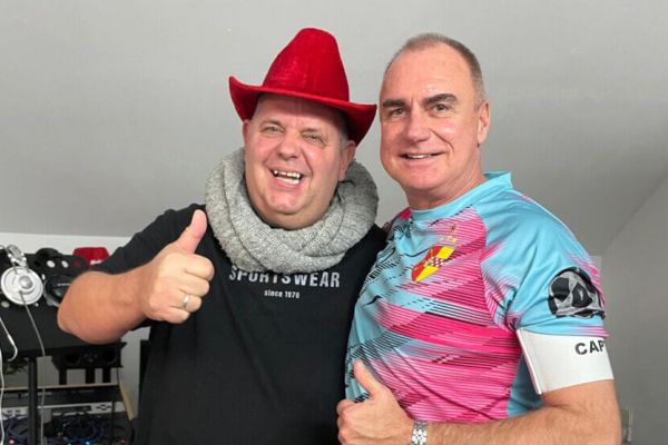 Alt-Herren-Kicker der DJK nahmen neuen Hit auf