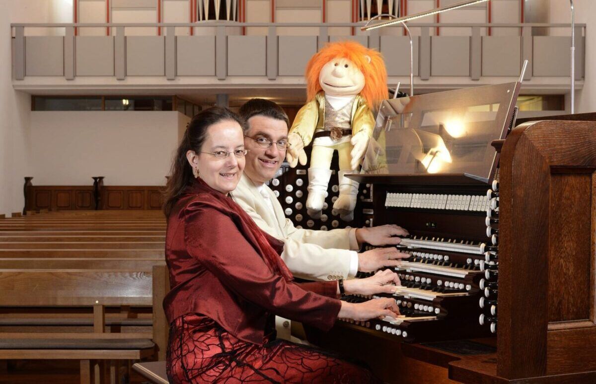 Orgel-Feuerwerk mit Leinwand-Übertragung