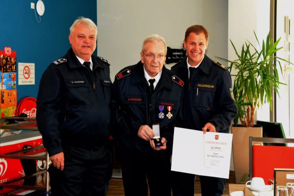 Ehrenlöschzugführer Karl Appelhoff sen. ausgezeichnet