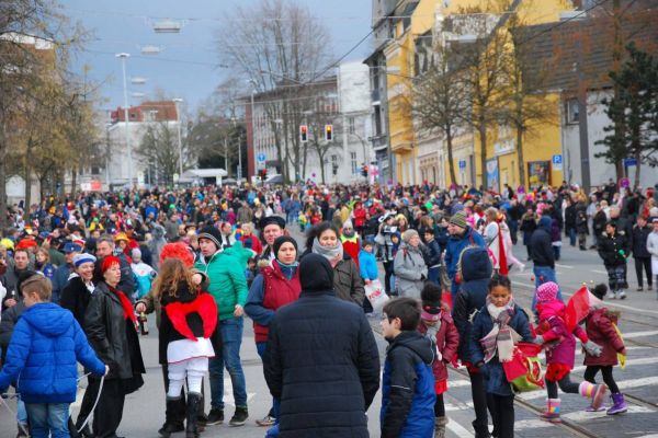 Wattsche Helau mit gebremstem Schaum