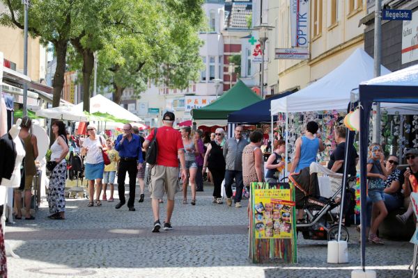 Gerther Sommer mit Flohmarkt und Wimpelketten-Aktion