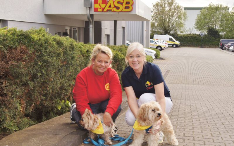 Nicole König und Nicole Brandenburger mit Louis und Lenny