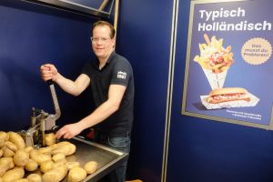 Frisch geschnitten: Die Kartoffeln für die Pommes bei Bram Ladage kommen von einem einzigen niederländischen Bauern