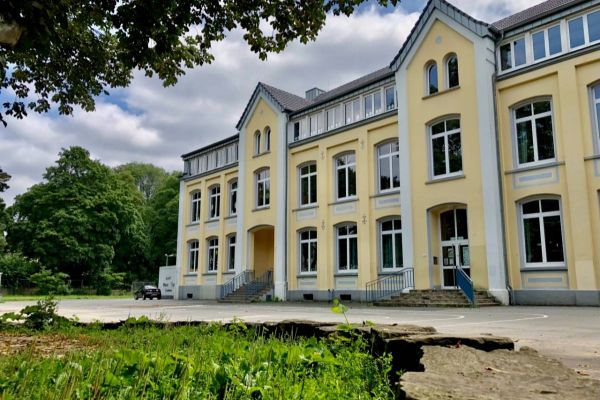 Amtmann-Kreyenfeld-Schule: Baustart am Schulhof