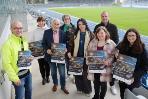 Sie organisieren das Adventssingen: Norbert Hasler (Chorverband Wattenscheid), Sandra Gagliardi (Geschäftsführerin Bochum Marketing), Klaus Retsch (2. Vorsitzender TV Wattenscheid 01), Sabine Braun (Projektkoordinatorin TV 01), NANNA, Vera Hotten (Chorzentrum Bochum), Michael Huke (Geschäftsführer TV Wattenscheid 01), Margarita Koumutsi (Citymanagement Wattenscheid / Bochum Marketing)