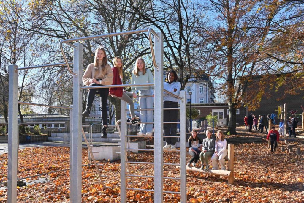 Stadterneuerung bringt Naturspiel, Sport und Fitness an die Willy- Brandt-Gesamtschule