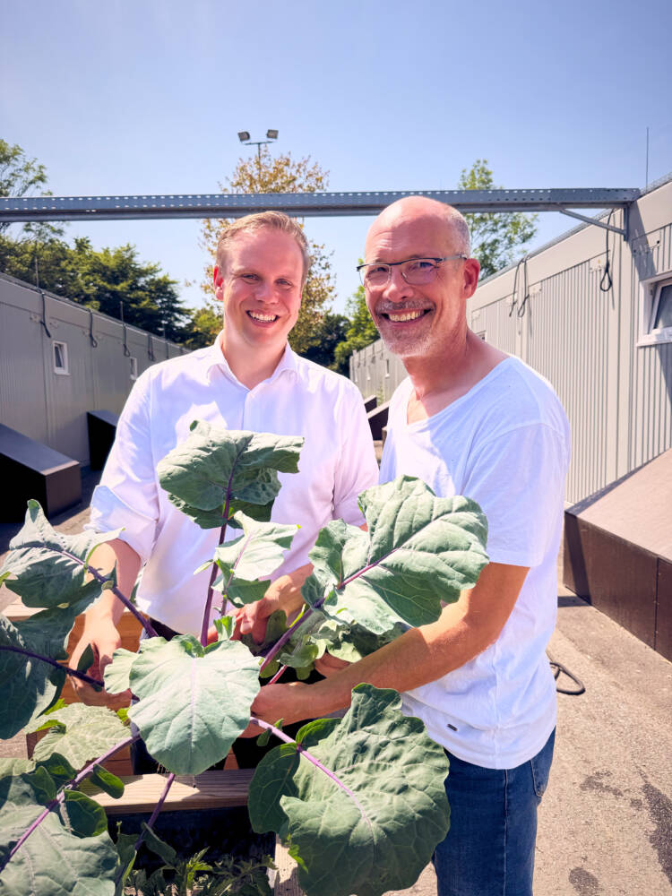 Sozialdezernent Jens Vieting (l.) und Prof. Dr. Hendrik Baumeister. Foto: Stadt Bochum