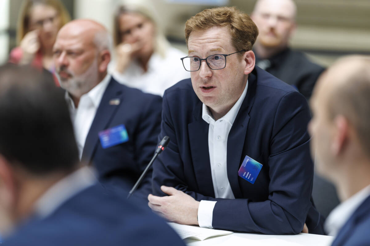 Geschäftsführer Christian Graumann und Patrick Helmes, ebenfalls Geschäftsführer der GLASFASER RUHR und Präsident des Bundesverbandes Glasfaseranschluss (BUGLAS), bei ihrem Besuch im Bundesdigitalministerium in Berlin. Foto: Glasfaser Ruhr