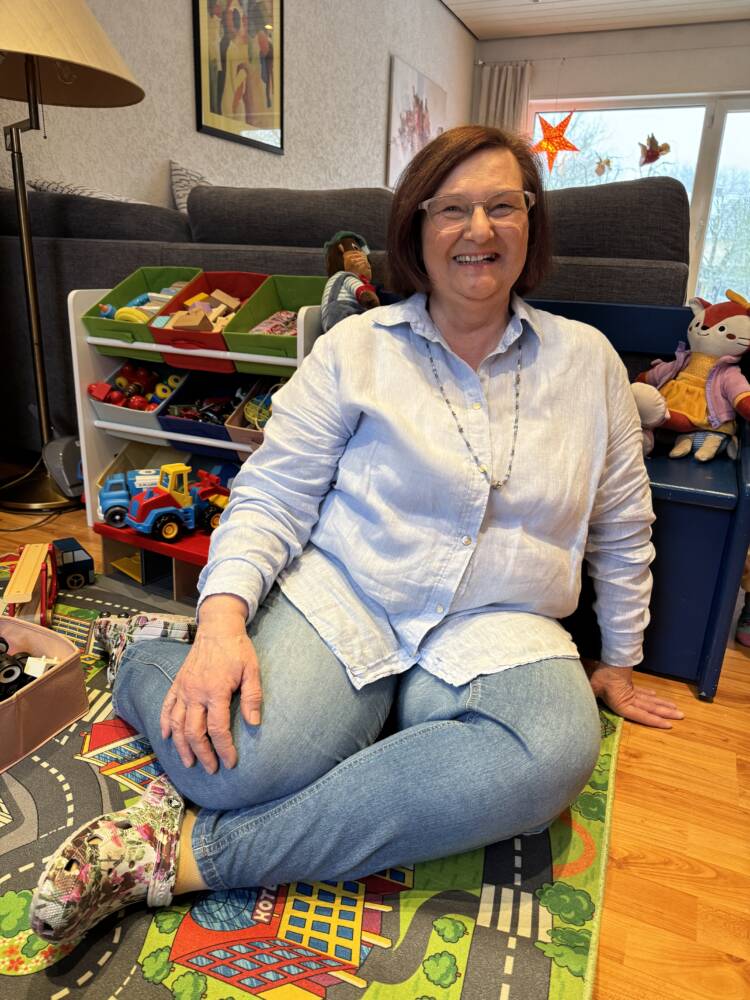 Die Zahl der Betreuungsplätze für Kinder sinkt, damit auch das Einkommen. Von diesen Existenzsorgen sehen sich in Bochum Tagesmütter bedroht., darunter Bettina Kaiser.