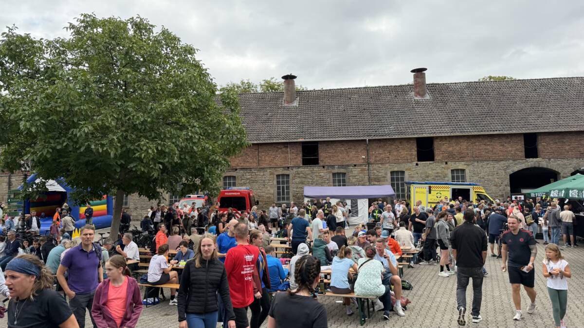 Zum 20. Geburtstag des Events im Städtedreieck Bochum, Hattingen und Witten sind diesmal fast 900 Läuferinnen und Läufer zusammengekommen – mehr als jemals zuvor. Fotos: Martin Lindner