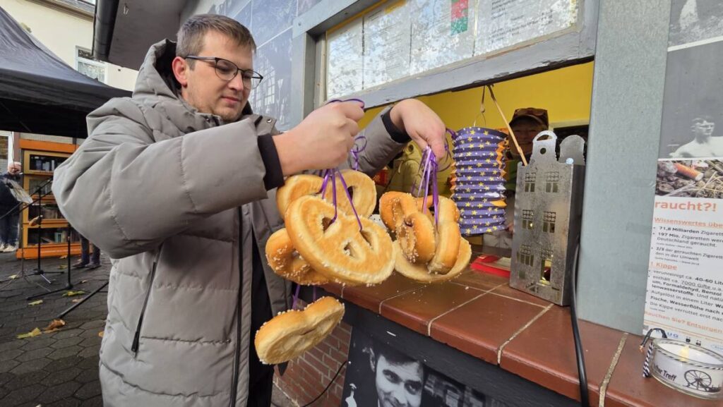 Die Brezel für den Lichterlauf im November können beim „Kaffee anne Bude“ im Oktober vorbestellt werden.
