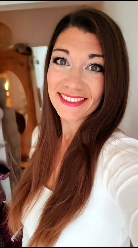 Die Zahl der Betreuungsplätze für Kinder sinkt, damit auch das Einkommen. Von diesen Existenzsorgen sehen sich in Bochum Tagesmütter bedroht., darunter Janine Kaddoura.