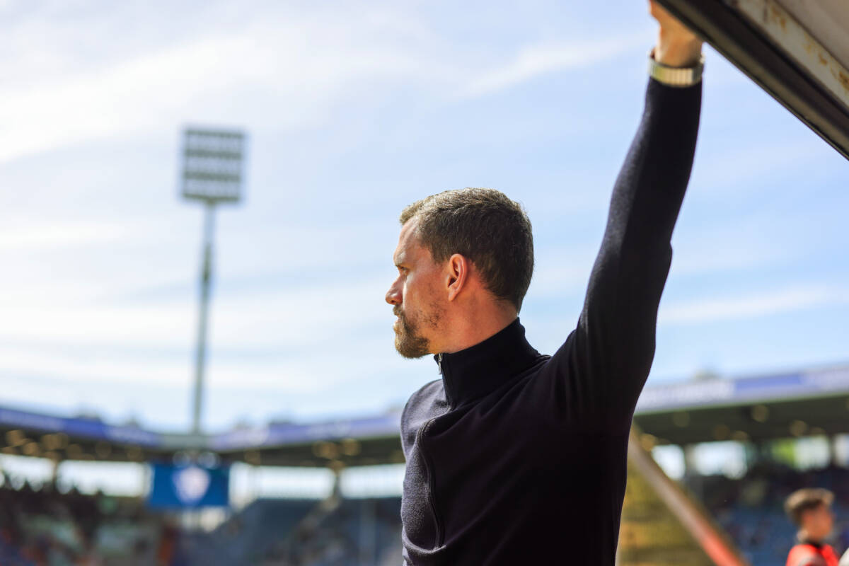 Das Ruhrstadion ist sein Revier: Wie schon als Profi, arbeitet Simon Zoller heute als Direktor Lizenzfußball mit Leidenschaft für den VfL. Foto: firo sportfotos