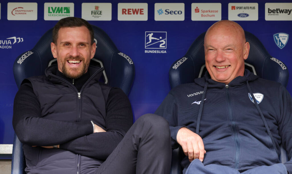 Die Chemie stimmt: Simon Zoller mit Cheftrainer Uwe Rösler. Foto: firo sportfotos