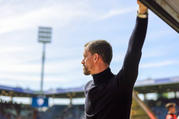 Das Ruhrstadion ist sein Revier: Wie schon als Profi, arbeitet Simon Zoller heute als Direktor Lizenzfußball mit Leidenschaft für den VfL. Foto: firo sportfotos