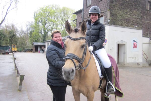 Wattenscheider Reiterinnen trainieren beim Co-Bundestrainer Para-Dressur