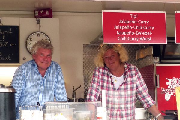 Mittagspause am Drive-In-Imbiss