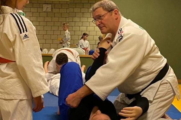 Judoka der DJK Hiltrop-Bergen meistern Gürtelprüfung