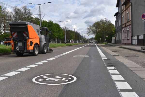 Radweg wird eingerichtet - Auf Wattenscheider Hellweg und Essener Straße
