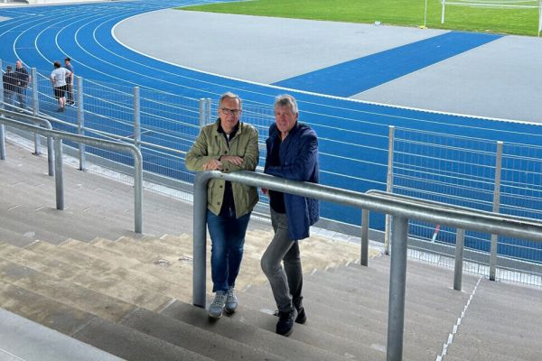 Ex-09er nahmen neues Lohrheidestadion in Augenschein