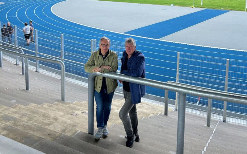 Ex-09er nahmen neues Lohrheidestadion in Augenschein