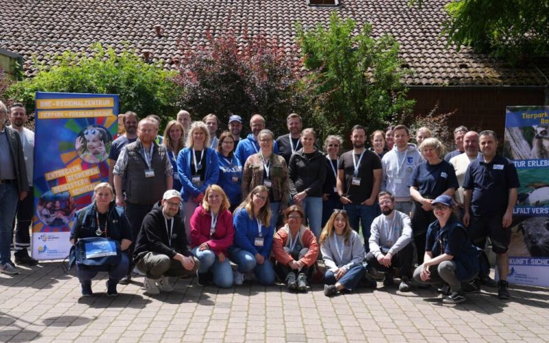 Gruppenfoto mit den Stadtwerken Bochum und dem Tierpark Bochum. Foto: Tierpark Bochum