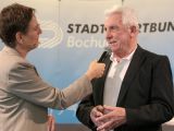Fußball-Legende Klaus Fischer im Gespräch mit Katja Leistenschneider. Fotos: Andreas Molatta