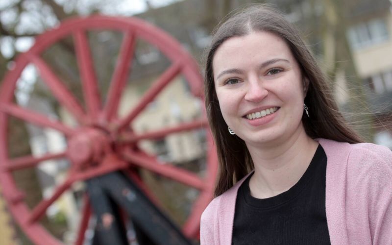 „Manchmal reicht eine gemischte Tüte und eine Sitzgelegenheit im Grünen, damit aus einem kurzen Hallo ein richtig gutes Gespräch wird“, sagt Sonja Hasenkamp. Foto: Andreas Molatta / Bochum Marketing