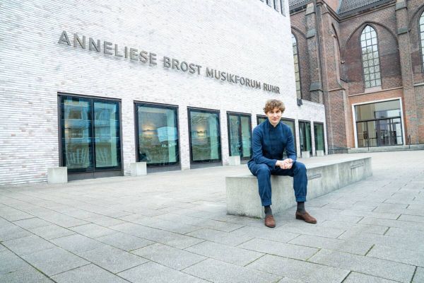 Der 27-jährige Dirigent, Pianist und Organist Aurel Dawidiuk gibt am 5. September sein Antrittskonzert. Foto: BoSy