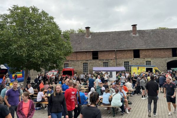 Zum 20. Geburtstag des Events im Städtedreieck Bochum, Hattingen und Witten sind diesmal fast 900 Läuferinnen und Läufer zusammengekommen – mehr als jemals zuvor. Fotos: Martin Lindner