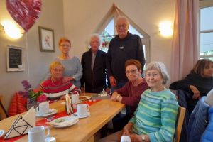 Im Teehaus hinter der Christuskirche treffen sich die „Ehemaligen“ der Frauenlobschule regelmäßig.