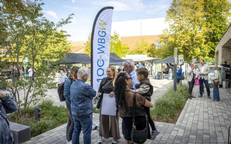 Die WBGW feierte ihren 100. Geburtstag mit Mitgliedern, Mitarbeitenden und Gästen rund um die neue Geschäftsstelle in der Maggi-Kirche. Fotos: WBGW