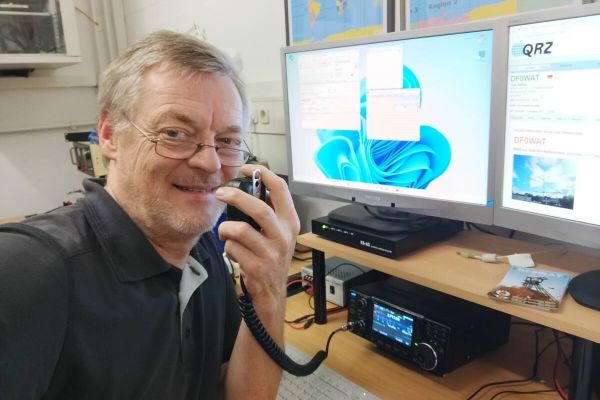 Vereinsvorsitzender Ulli Weber freut sich auf den Funkmarathon. Foto: DARC e.V.