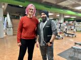 Kassandra Kienitz (Gründerin und CEO von Sepisight) und Technik-Experte Mustafa Eser des Bochumer IT-Beratungsunternehmens bringen beim KI-Dialog in der Zentralbücherei spannende Beispiele aus Alltag mit. Foto: Martin Lindner