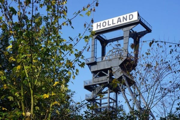 Stadt saniert Gehweg zum Hollandturm
