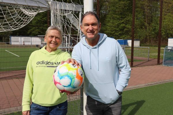 Petra Landers – Fußball Nationalspielerin der ersten Stunde