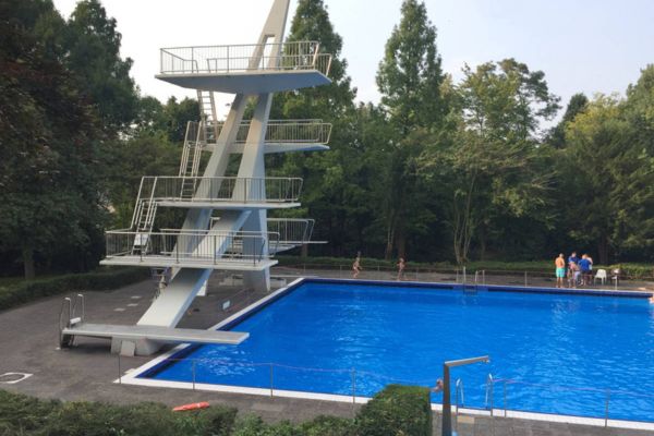 Hallenfreibad Höntrop: Hängepartie bis Anfang März