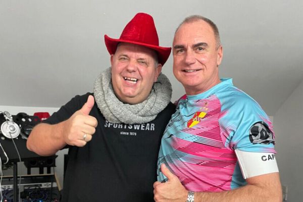 Alt-Herren-Kicker der DJK nahmen neuen Hit auf