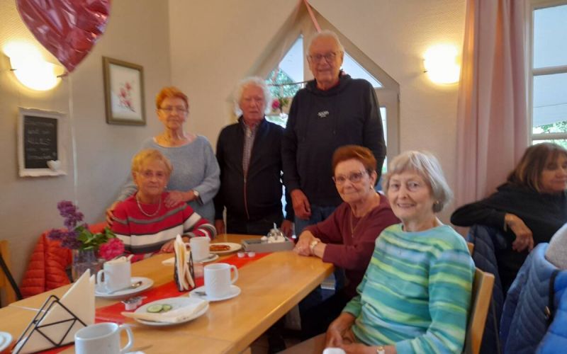 Im Teehaus hinter der Christuskirche treffen sich die „Ehemaligen“ der Frauenlobschule regelmäßig.