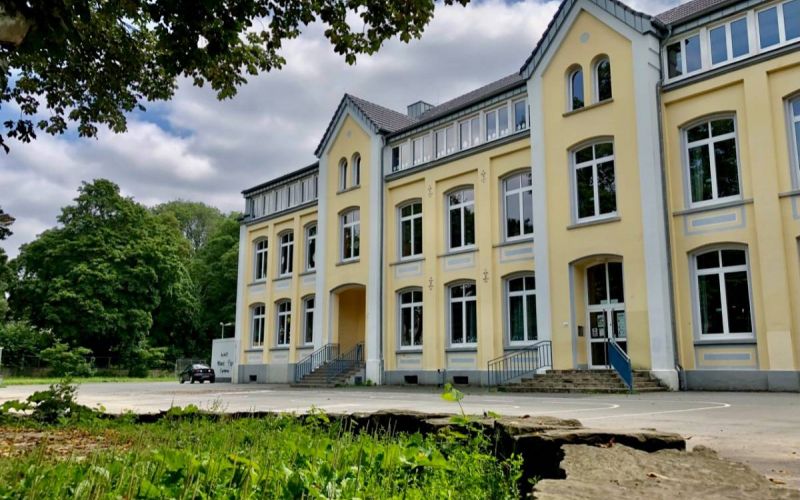 Amtmann-Kreyenfeld-Schule: Baustart am Schulhof