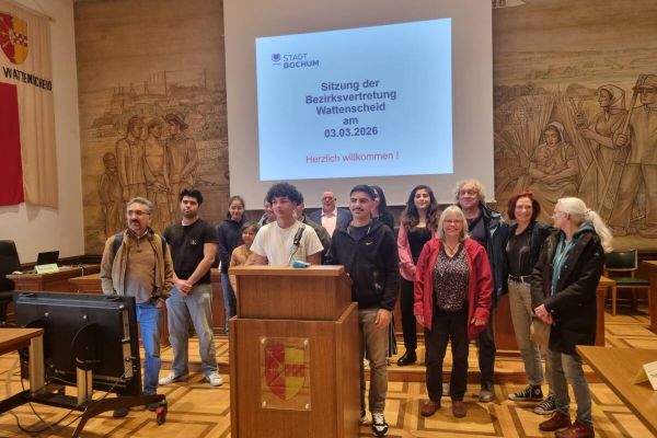 Jugendliche besuchten die Sitzung der Bezirksvertretung Wattenscheid im Rathaus. Foto: Kinder-und Jugendring Bochum e.V.