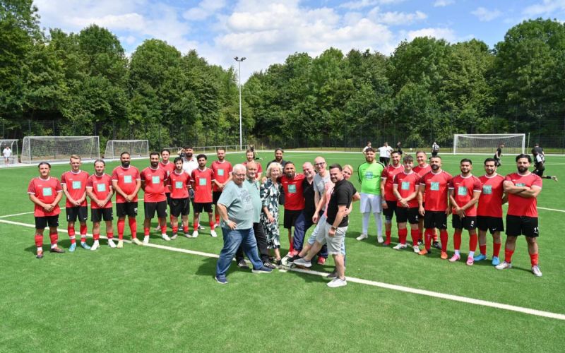 Eröffnung des neuen Kunstrasenplatzes Auf dem Esch. Foto: Lutz Leitmann/Stadt Bochum